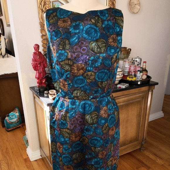 Vintage Dresses & Skirts - Vintage Silk Sheath Dress